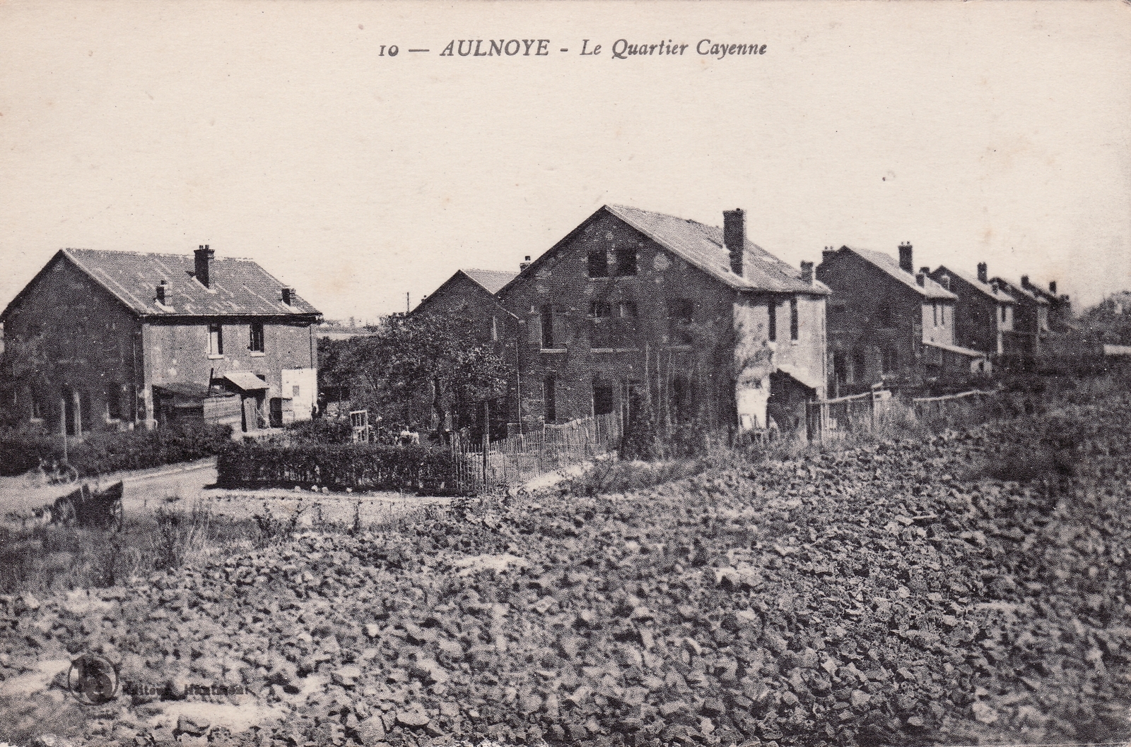 Photos et carte postales anciennes d'AulnoyeAymeries Mairie d