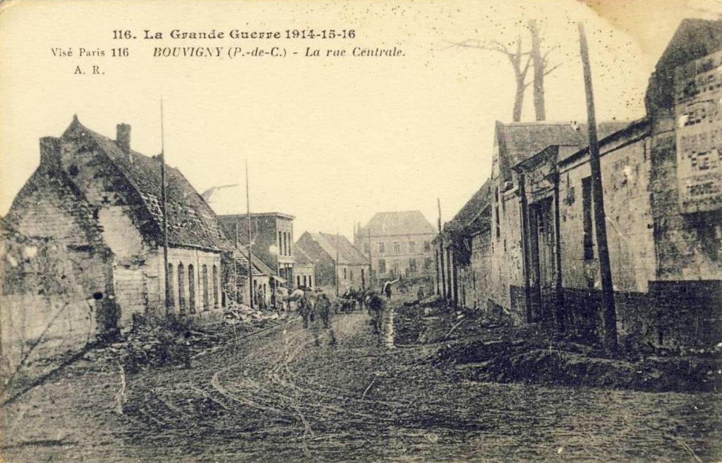 Photos et carte postales anciennes de BouvignyBoyeffles Mairie de