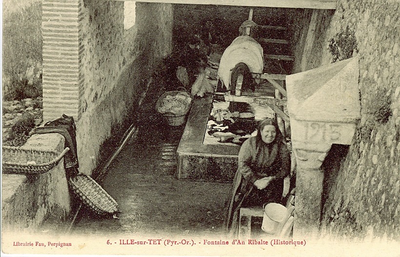 Photos et carte postales anciennes d'IllesurTêt Mairie d'IllesurTêt et sa ville Photos et carte postales anciennes d'IllesurTêt Mairie d'IllesurTêt et sa ville