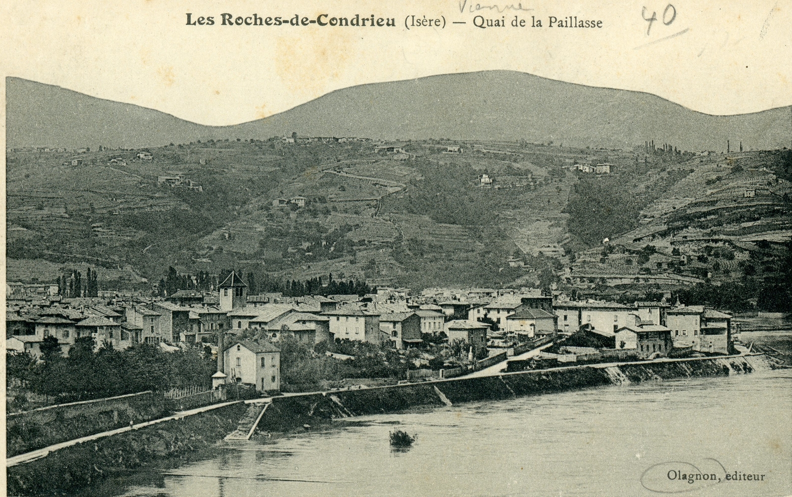 Photos et carte postales anciennes des RochesdeCondrieu Mairie des RochesdeCondrieu et son