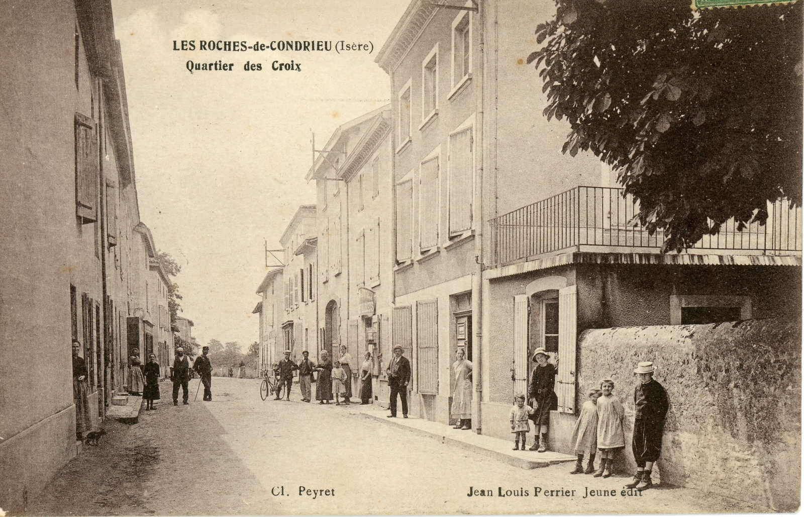 Photos et carte postales anciennes des RochesdeCondrieu Mairie des RochesdeCondrieu et son