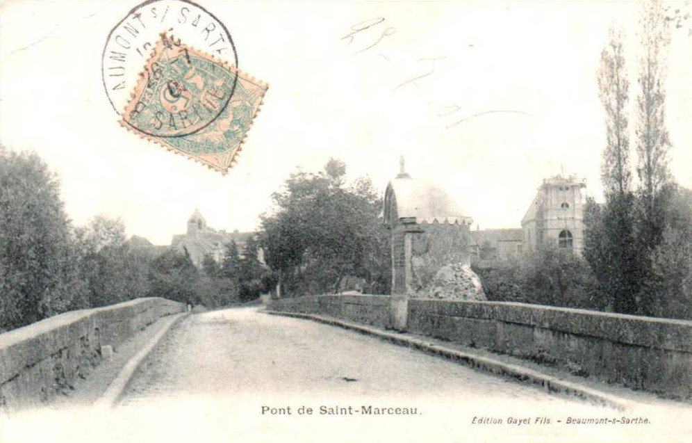 Photos et carte postales anciennes de SaintMarceau Mairie de SaintMarceau et son village